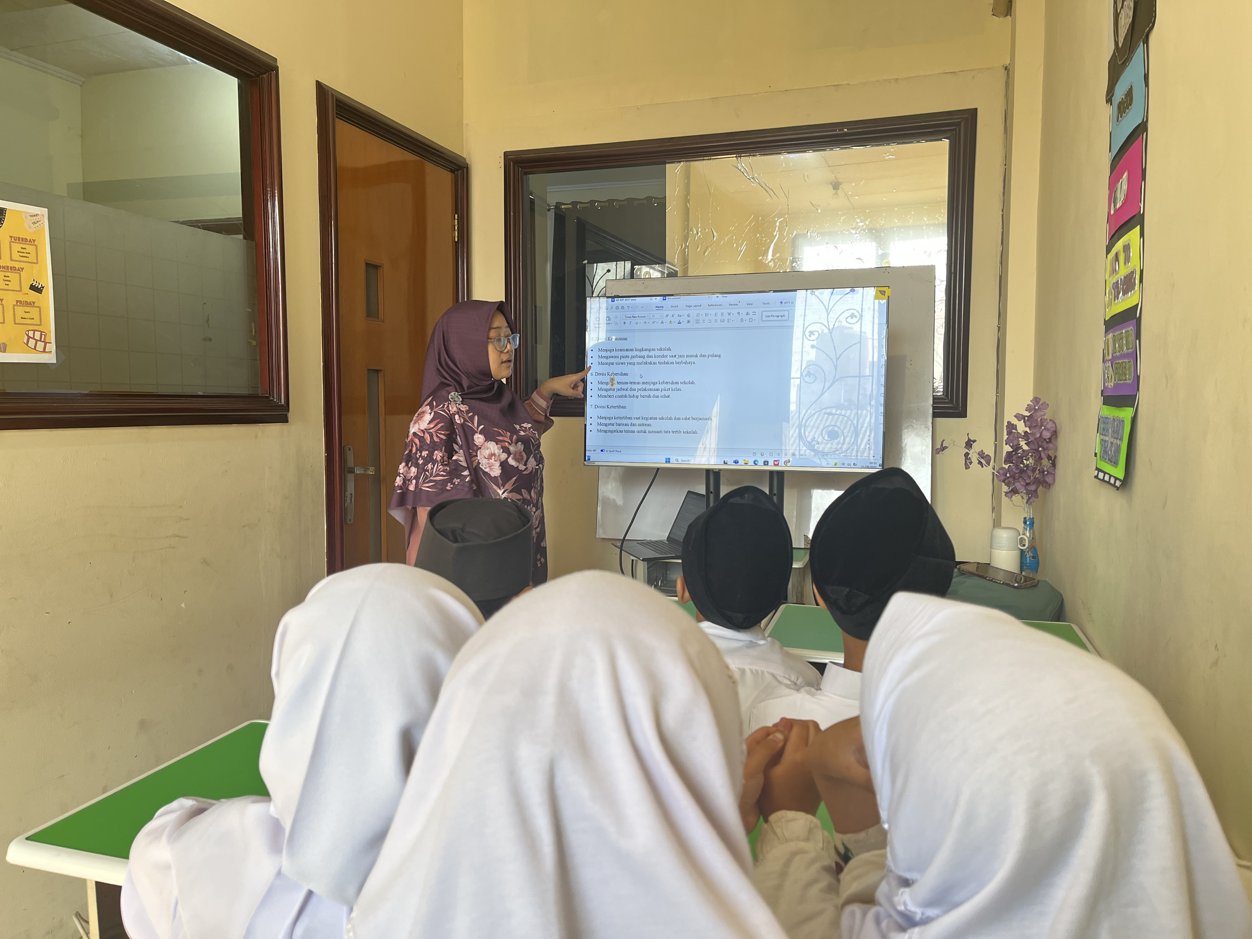 Ilustrasi Akademik